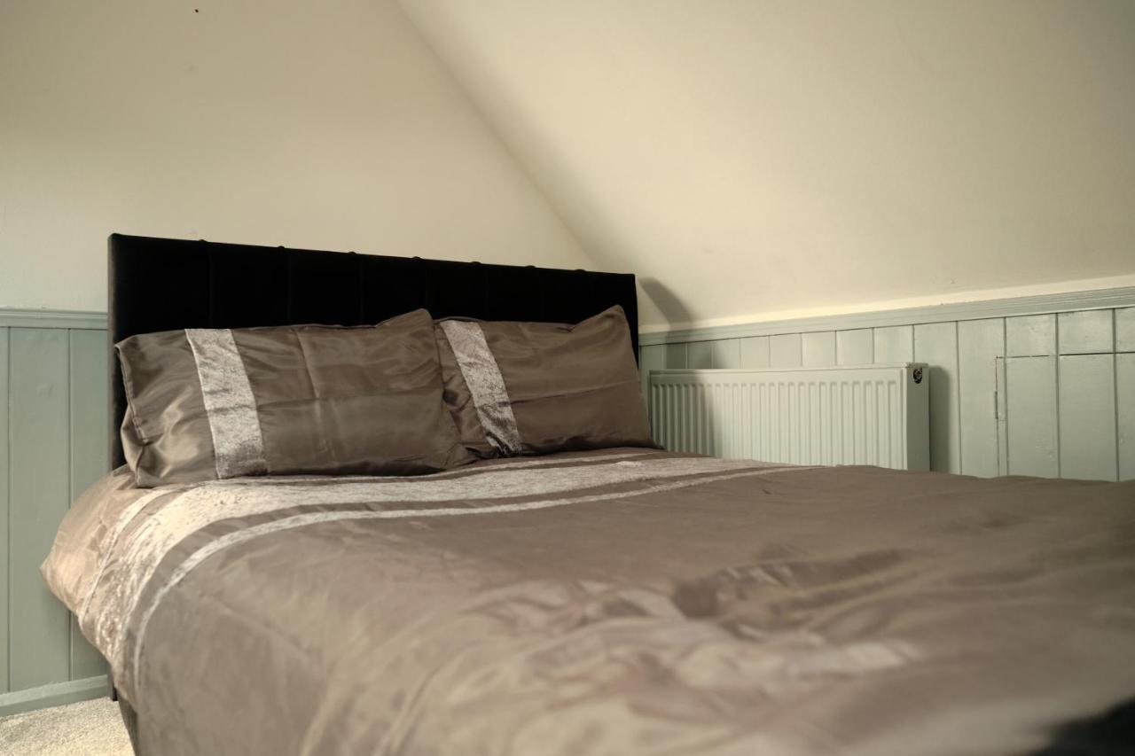 Modern Spacious House - Sleeps 16, Free Parking, Sun Terrace Nuneaton Esterno foto