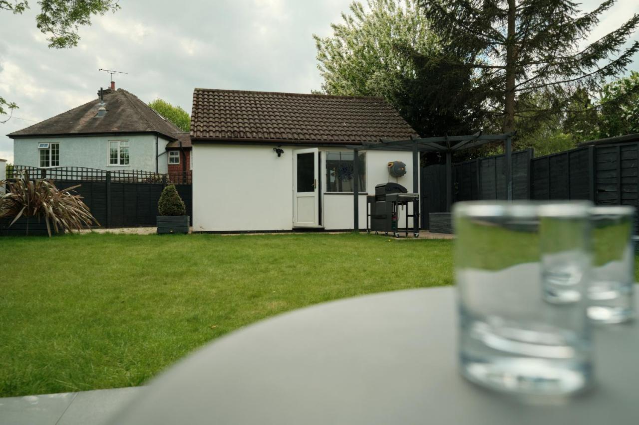 Modern Spacious House - Sleeps 16, Free Parking, Sun Terrace Nuneaton Esterno foto