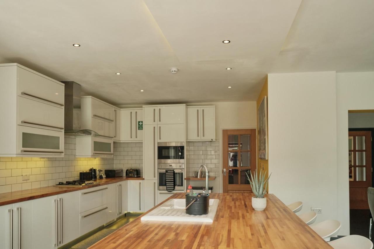 Modern Spacious House - Sleeps 16, Free Parking, Sun Terrace Nuneaton Esterno foto