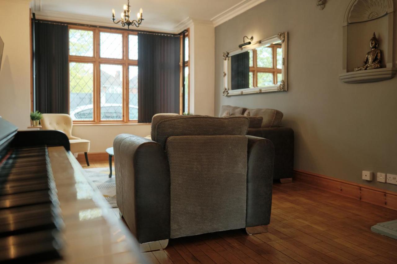 Modern Spacious House - Sleeps 16, Free Parking, Sun Terrace Nuneaton Esterno foto