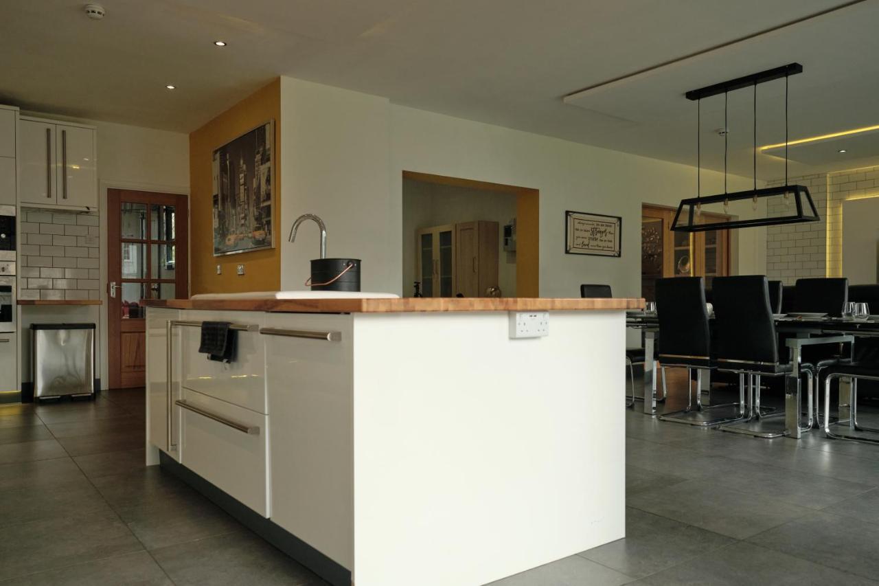Modern Spacious House - Sleeps 16, Free Parking, Sun Terrace Nuneaton Esterno foto
