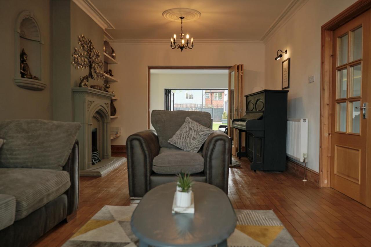 Modern Spacious House - Sleeps 16, Free Parking, Sun Terrace Nuneaton Esterno foto
