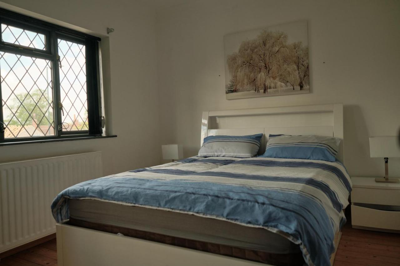 Modern Spacious House - Sleeps 16, Free Parking, Sun Terrace Nuneaton Esterno foto